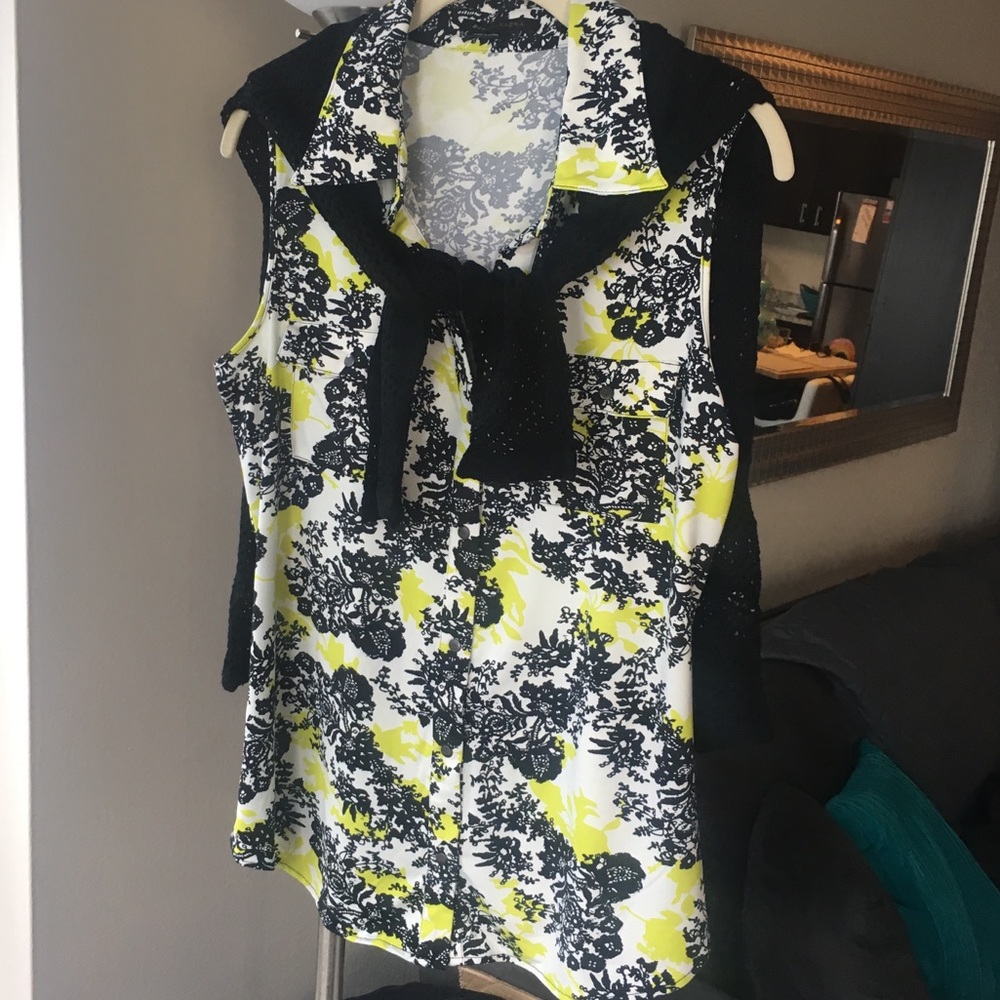 EUC BCBG chartreuse & black sleeveless  top